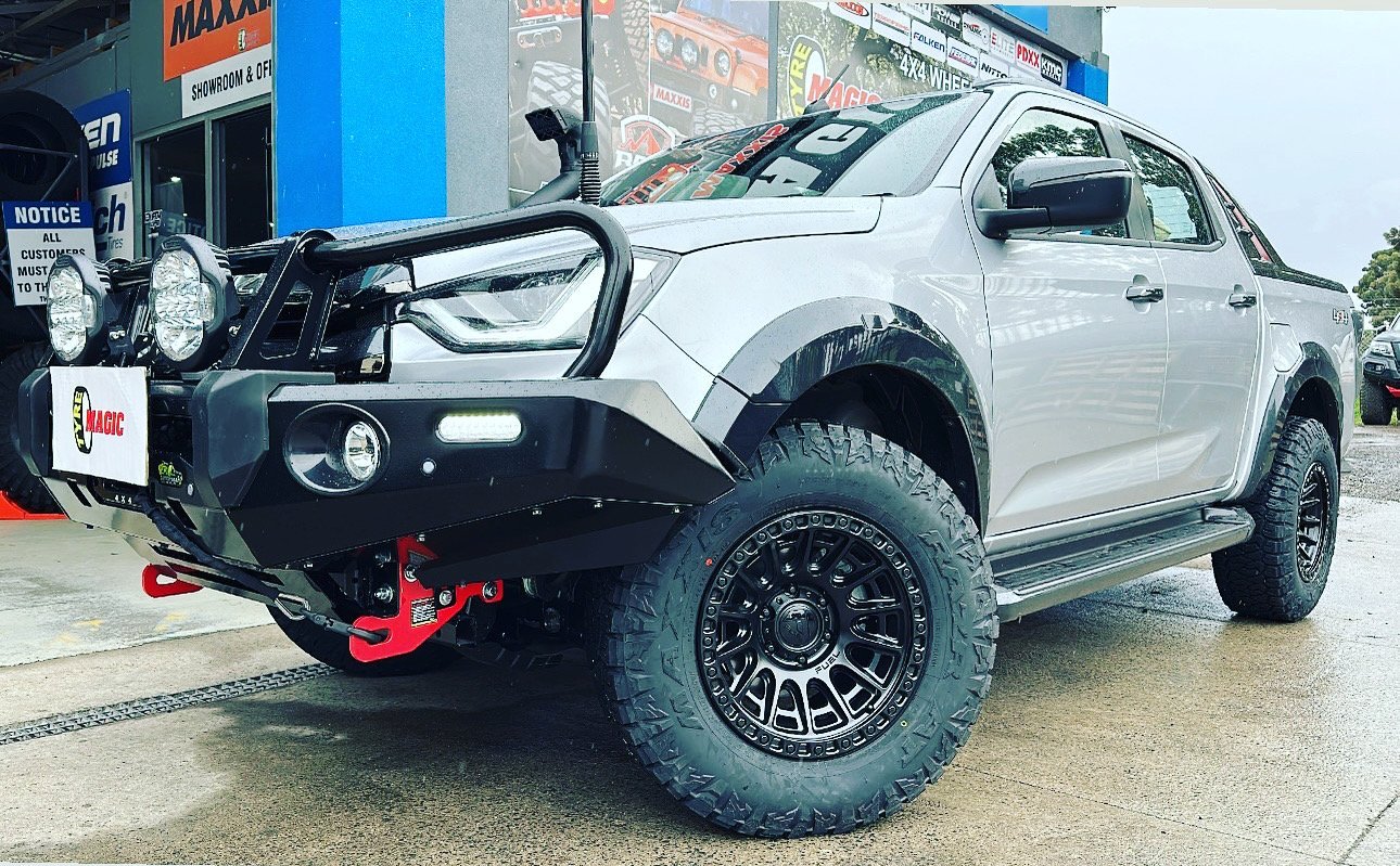 Isuzu D-MAX - Fuel Cycle - Maxxis Razr AT811