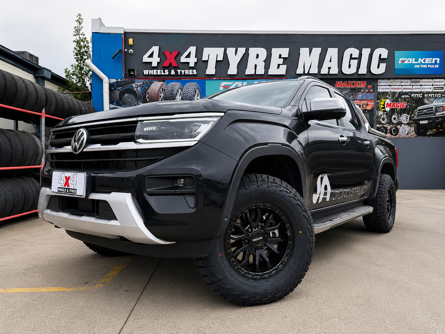 Volkswagen Amarok - ROH RAID P35 - Falken Wildpeak At4w
