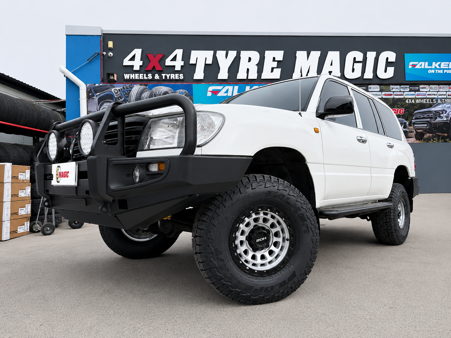 Toyota Landcruiser 105 Series - ROH Assault -12 machined black lip - Falken Wildpeak