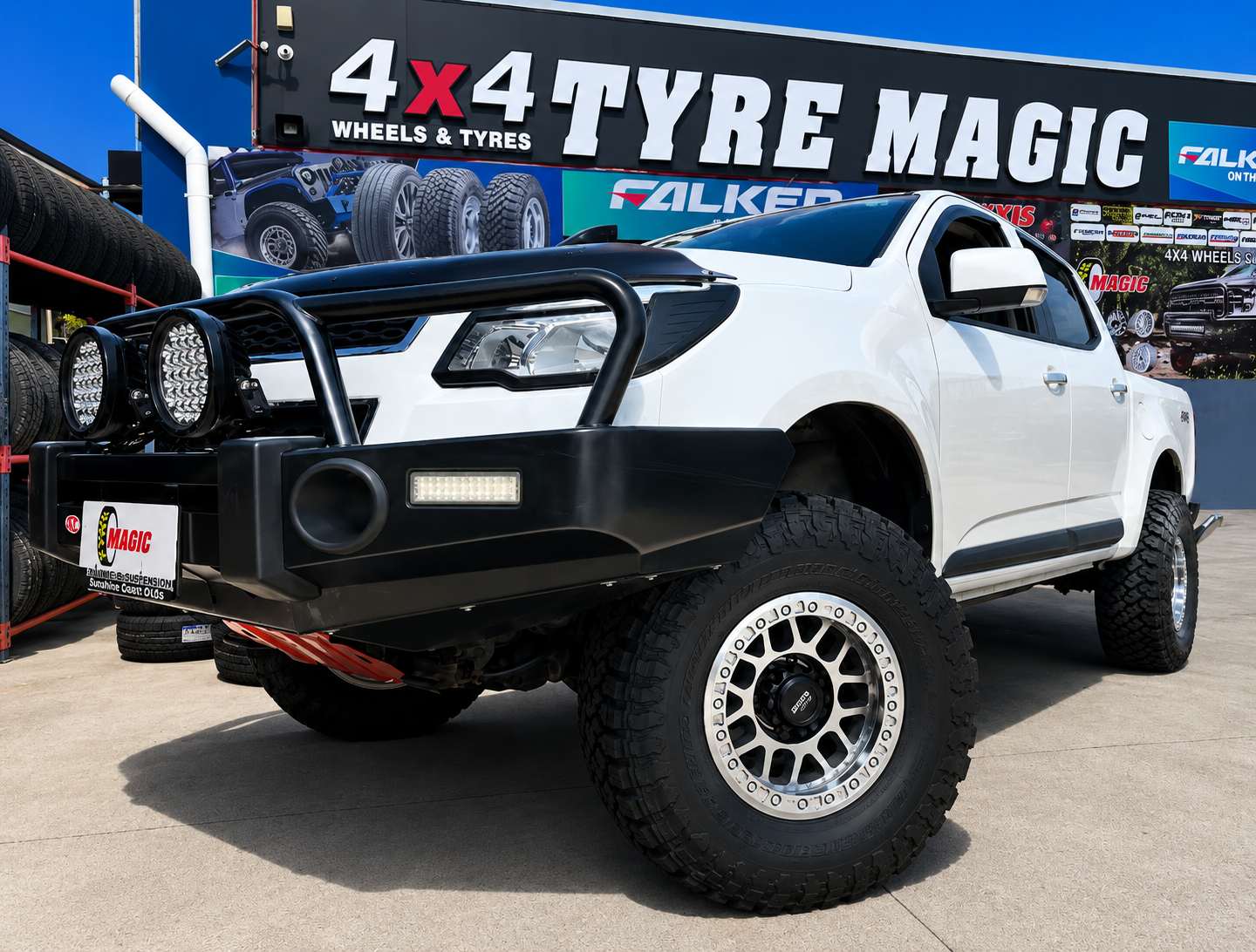 Holden Colorado - Dirty Life Mesa Race -25 Machined - Maxxis Razr MT772