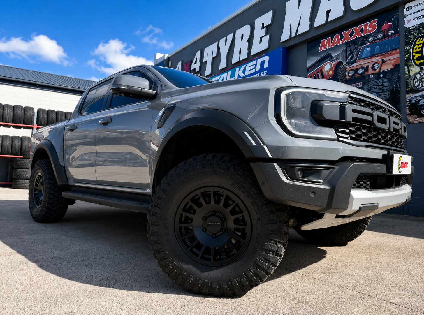 Ford Ranger - Method 707 - Maxxis Razr MT772