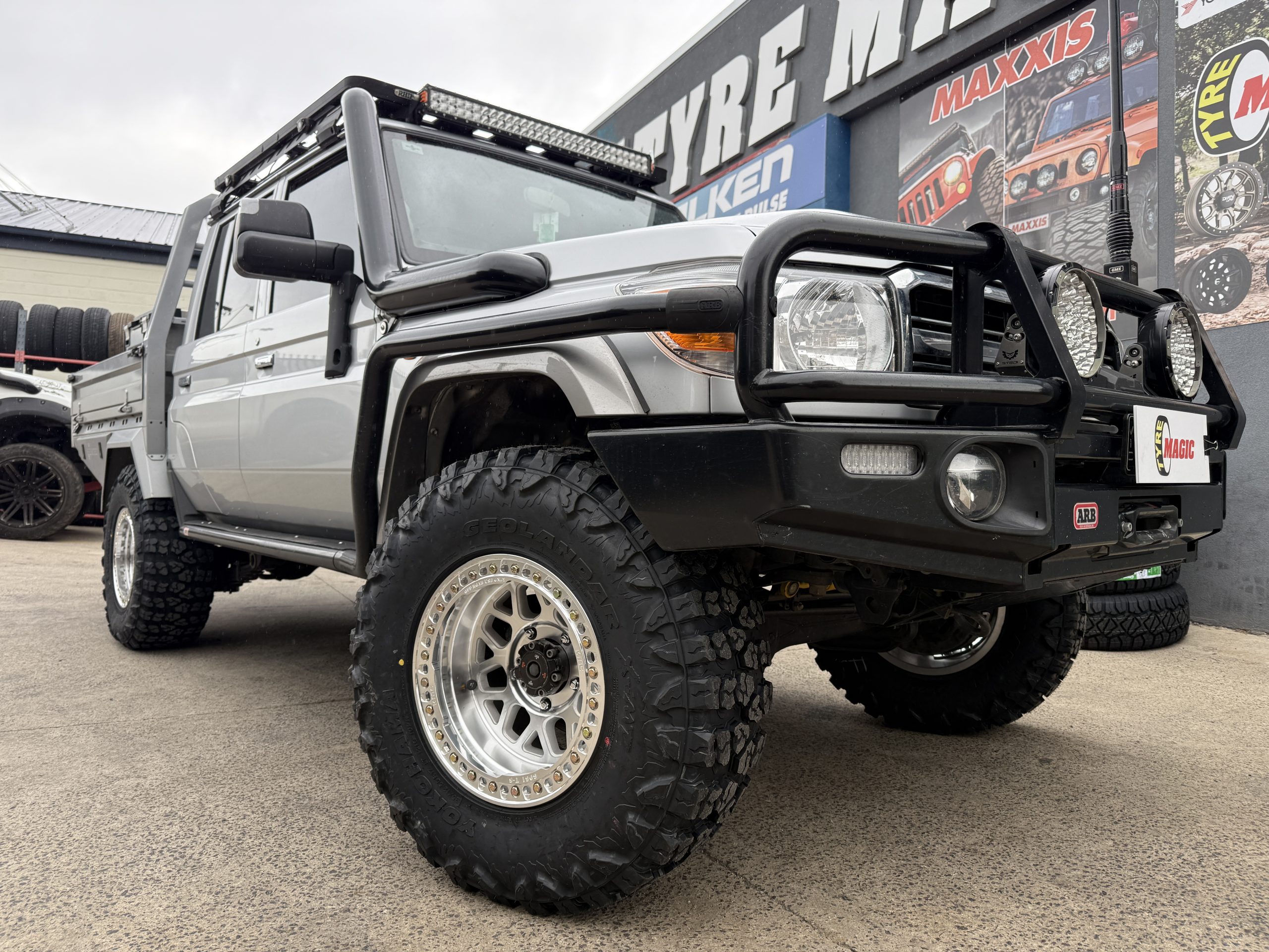 Toyota Landcruiser 79 Series - KMC Grenade - Yokohama G005