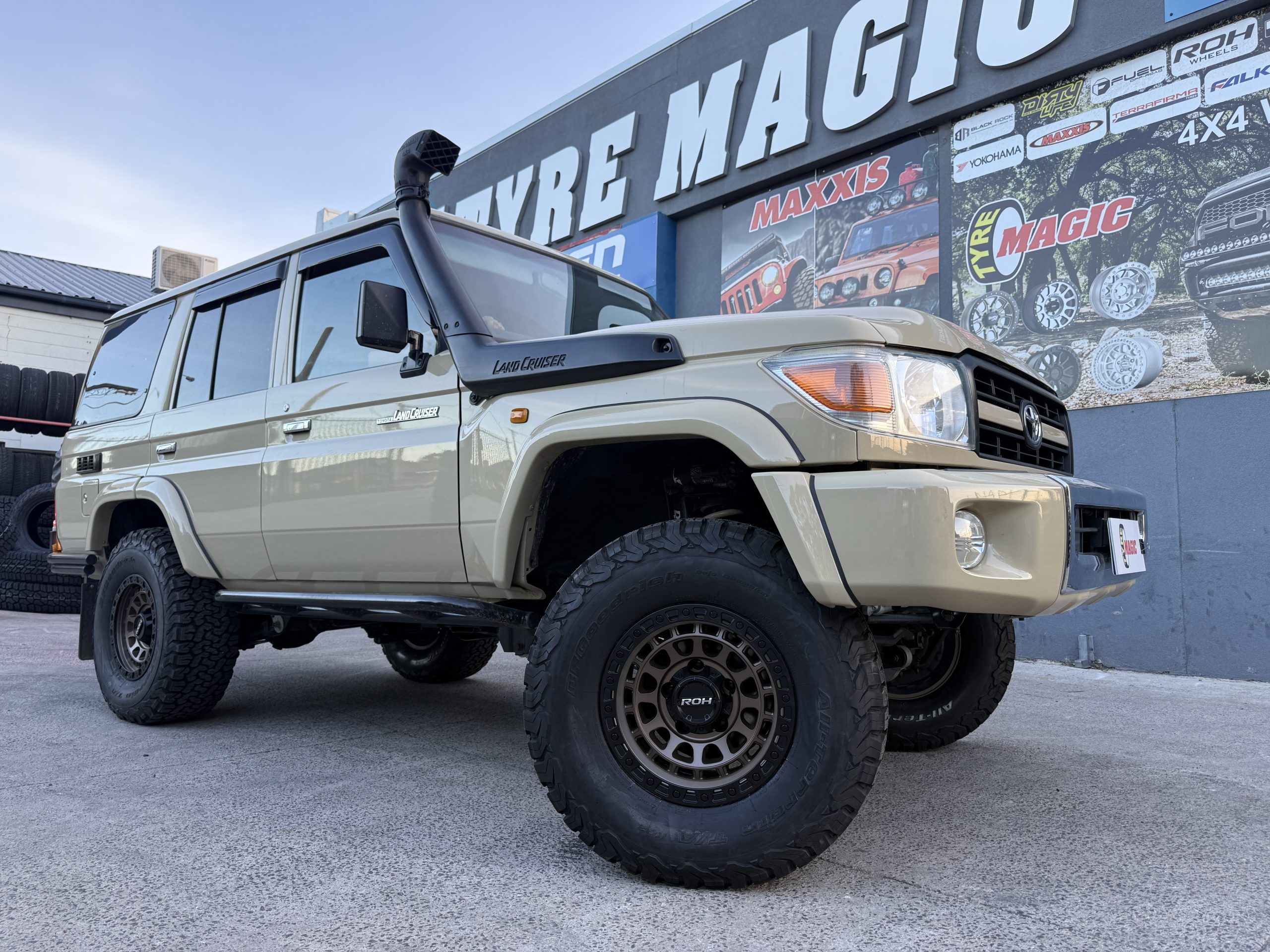 Toyota Landcruiser - ROH ASSAULT BRONZE -12 - BF Goodrich k02