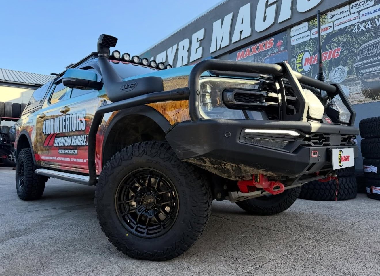 Ford Ranger - KMC KM732 Archer - Falken Wildpeak