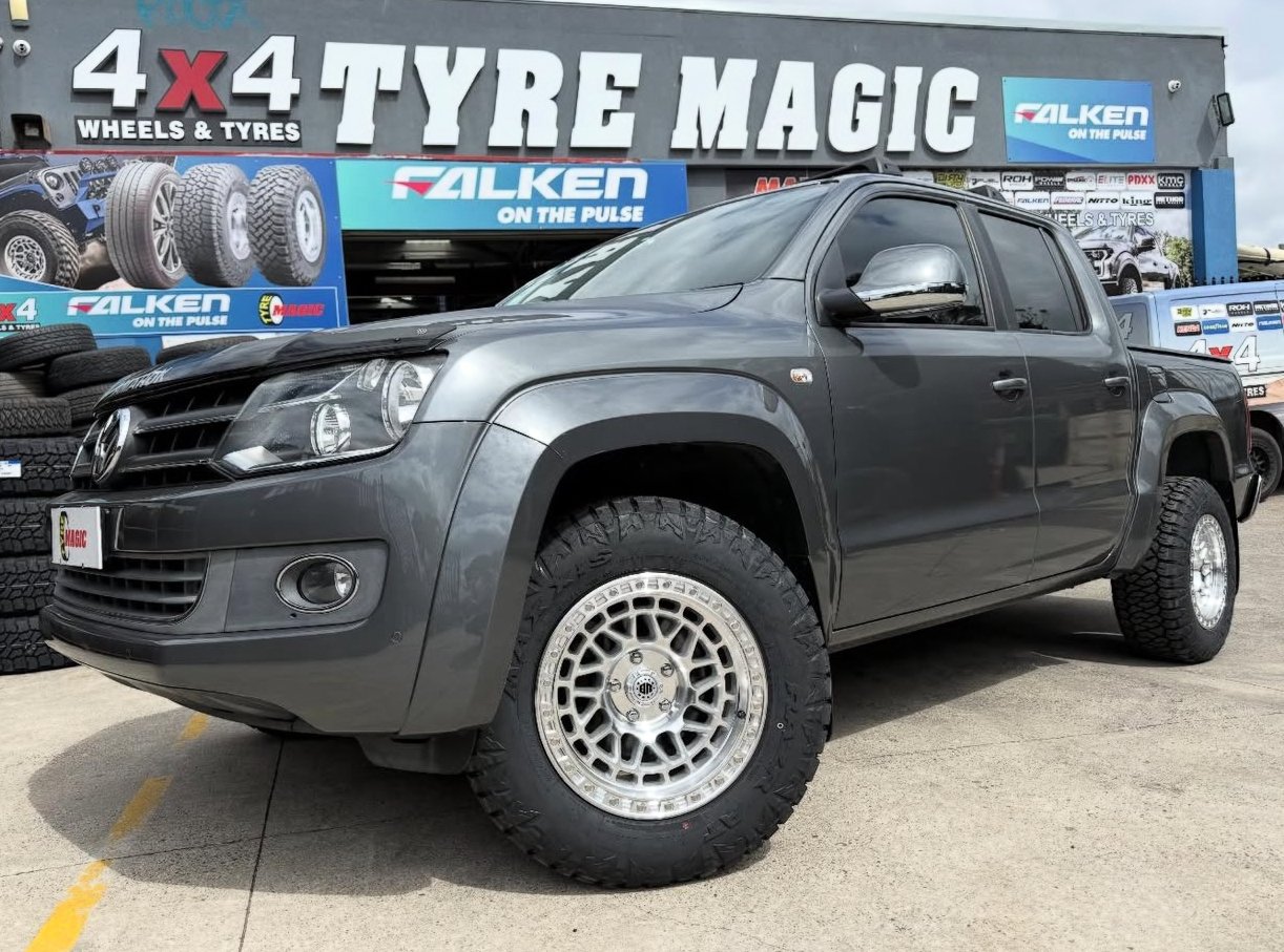 Volkswagen Amarok - Black Rock Fury - Maxxis Razr AT811