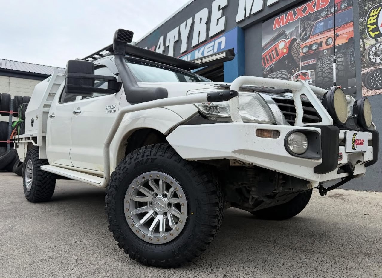 Toyota Hilux - ROH Zullo - Falken Wildpeak MT01