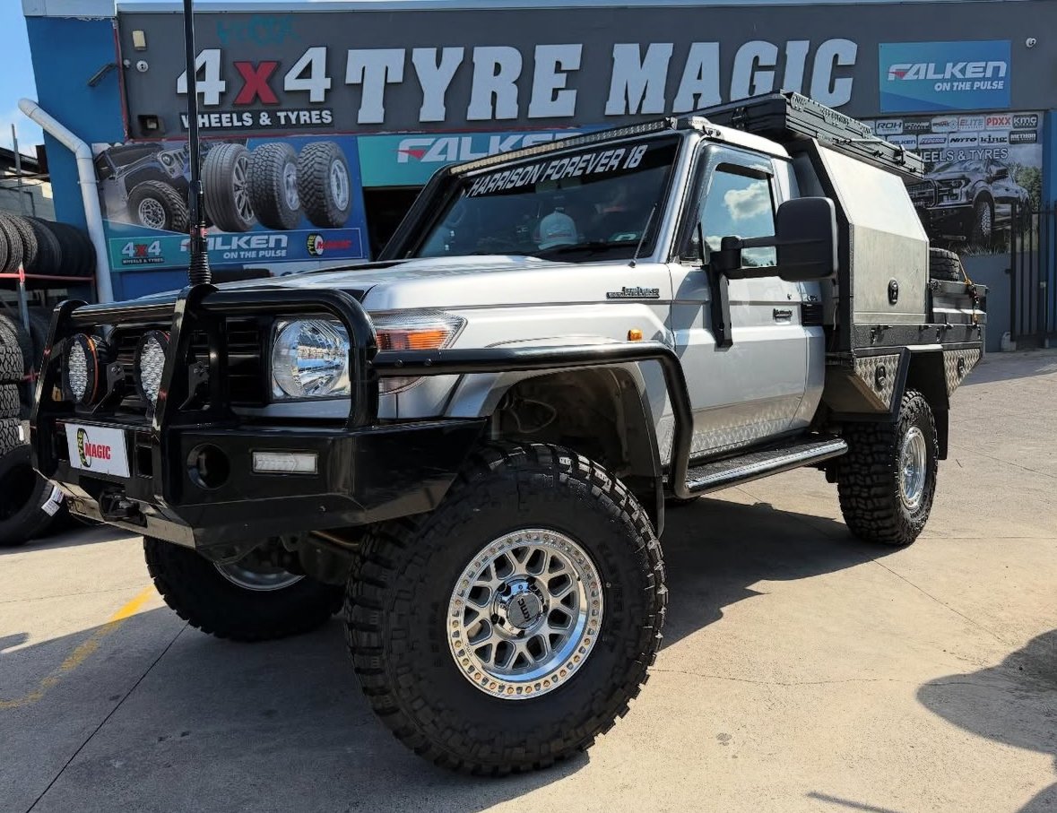 Toyota Landcruiser 79 series - KMC KM549 GRS Machined - Kenda Klever Tyres