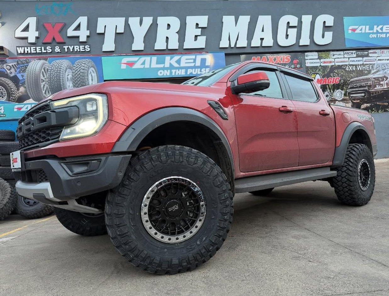Ford Raptor - Dirty Life DT3 - Maxxis Razr MT772