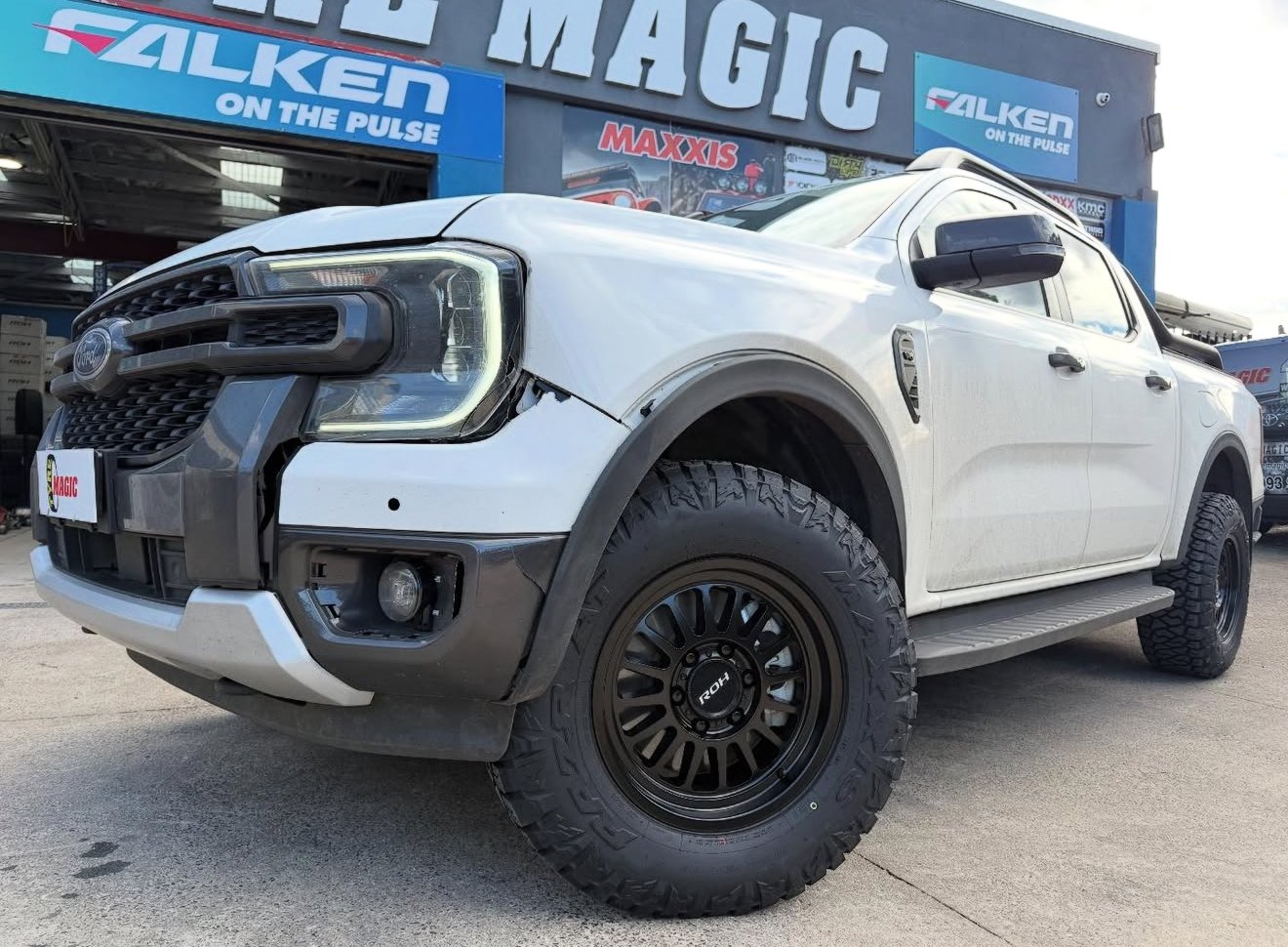 Ford Ranger - ROH Apollo - Maxxis Razr AT811