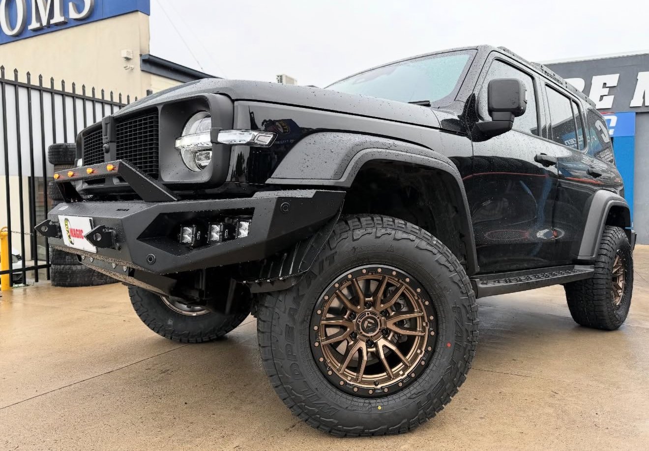 Tank 300 - Fuel Rebel Bronze - Falken Wildpeak