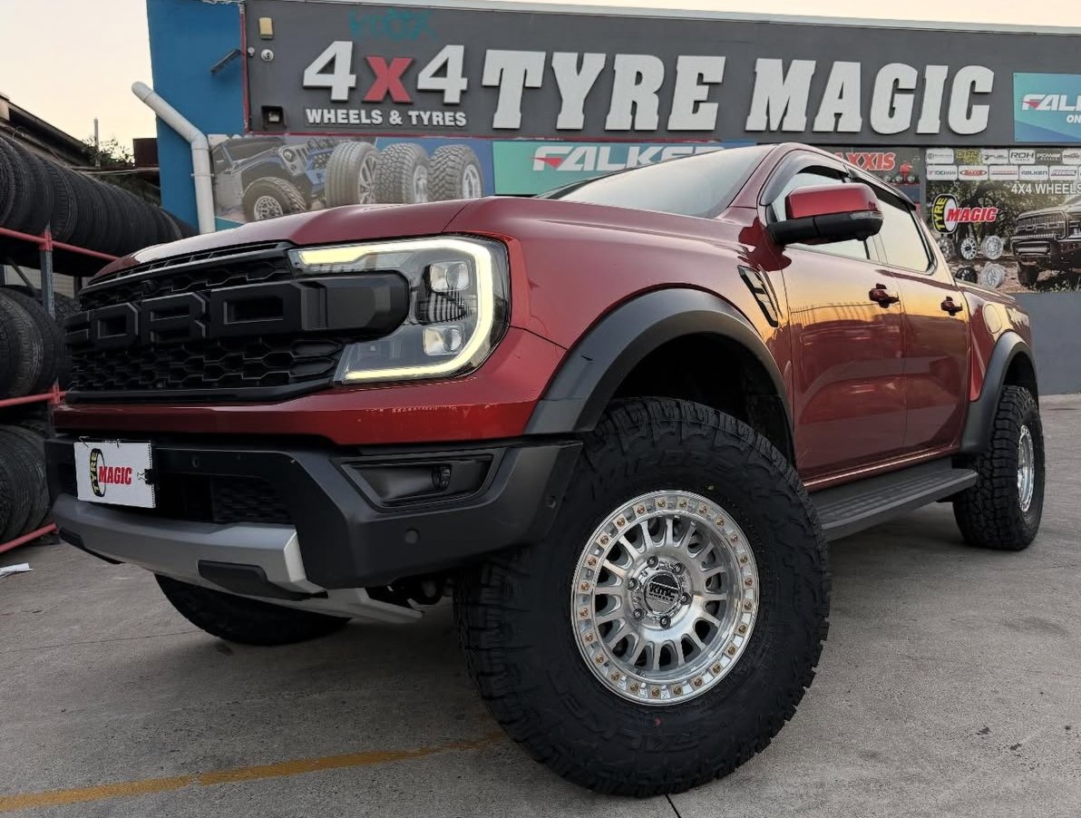Ford Ranger Raptor - Falken Wildpeak At4w - KMC KM552 IMS