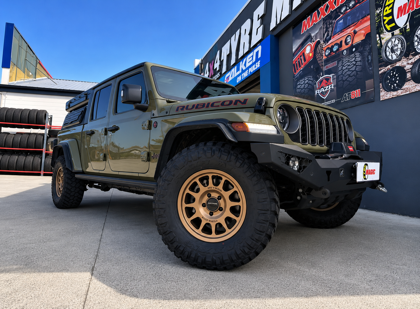 Jeep Rubicon - Method 703 bronze P25 - Maxxis razr MT772