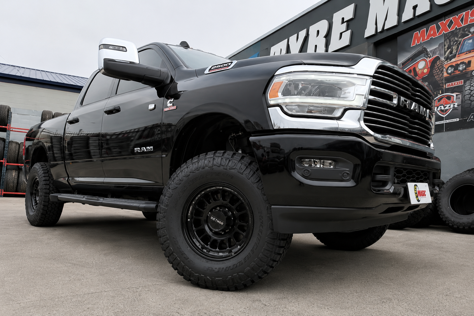 RAM 2500 - Method 318 P18 - Nitto ridge Grappler
