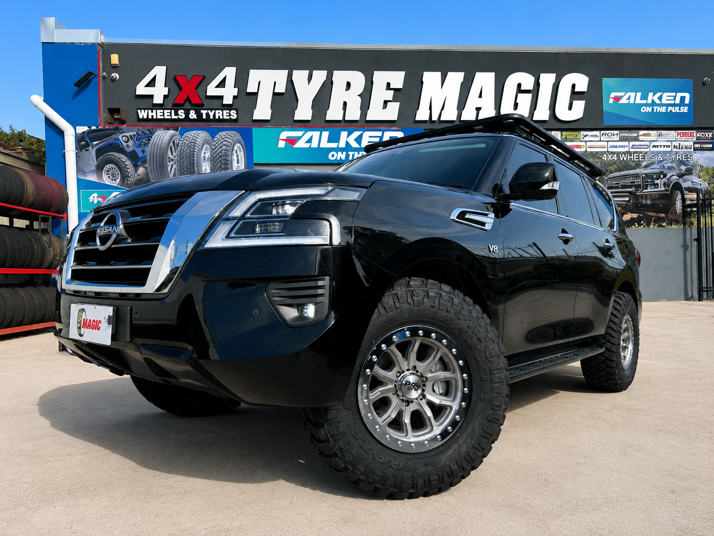 Nissan Patrol Y62 - Dirty Life DT1 Machined P15 - Maxxis RAZR MT772