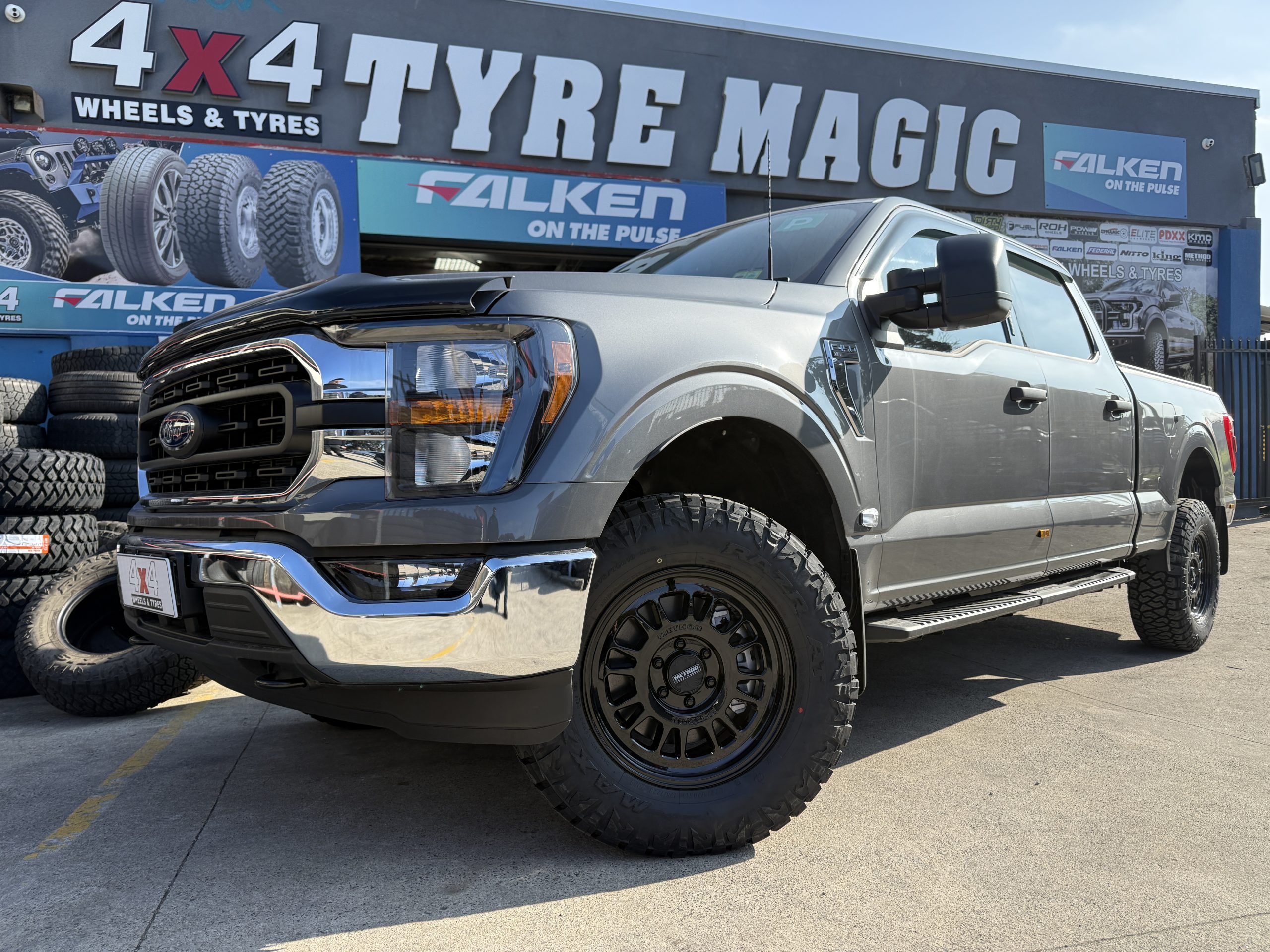 Ford F150 - Method 318 - Maxxis Razr AT811