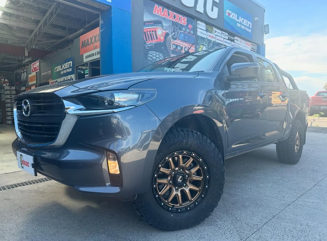 Mazda BT50 - Lenso Marvel - Maxxis Razr AT811