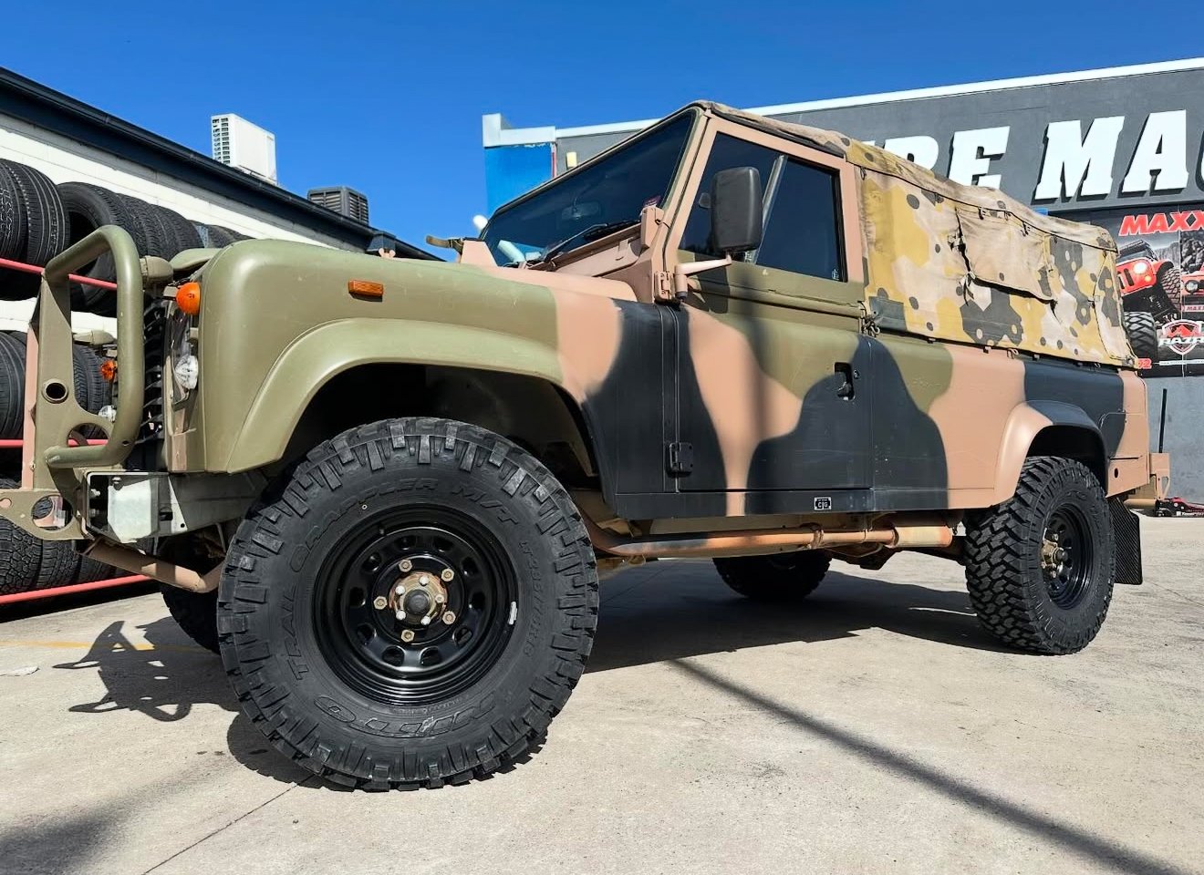 Land Rover Perentie - Dynamic Steel Rims - Nitto Trail Grappler