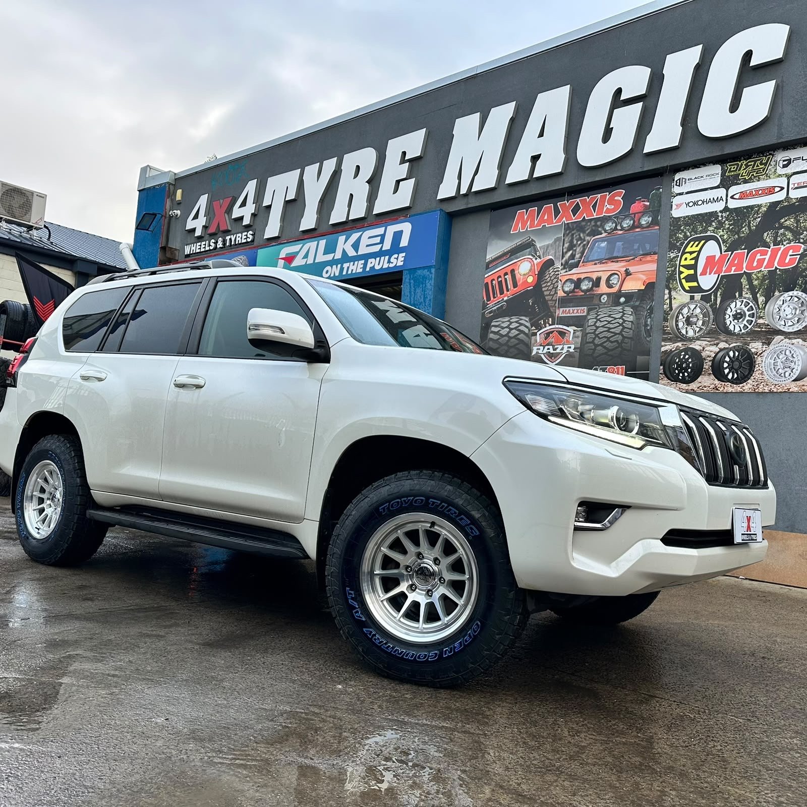 Toyota Prado - Fuel Spur - Toyo AT3